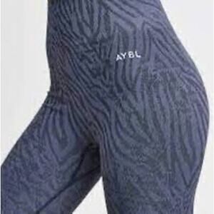 NWT AYBL Evolve Animal Seamless Leggings Women’s XS Blue Gray